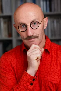 Portrait de mannequin senior homme