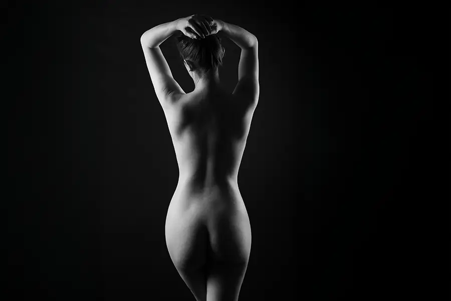 Une séance photo de nu artistique en studio à Paris