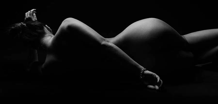 Photos nu artistique en studio